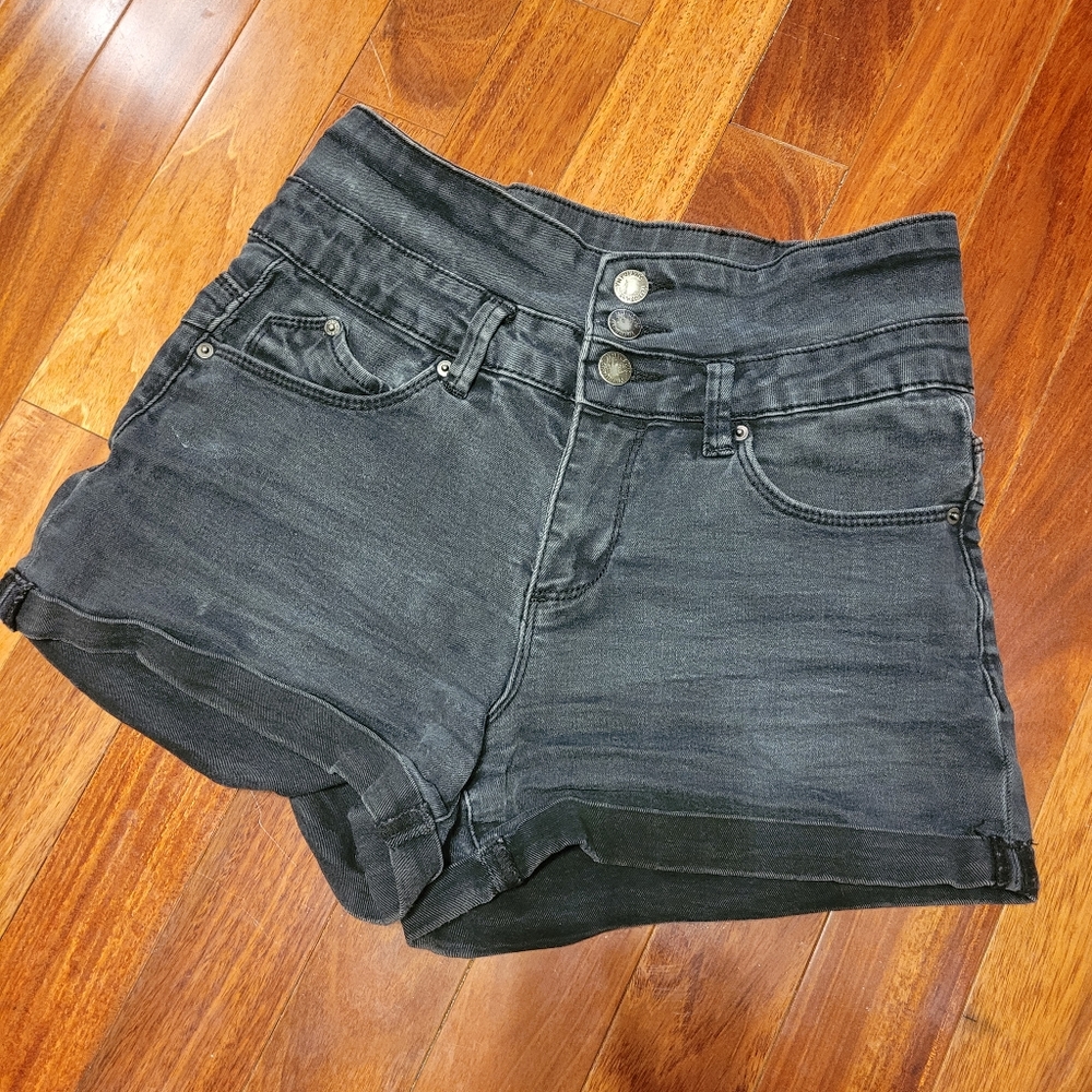 YMI Black WannaBettaButt High Rise Shorts, Size 5